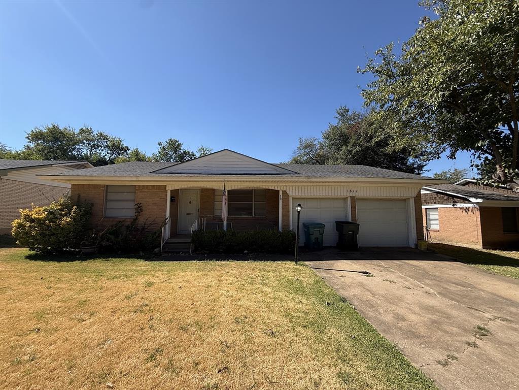 1812 W Birge Street Property Photo 1
