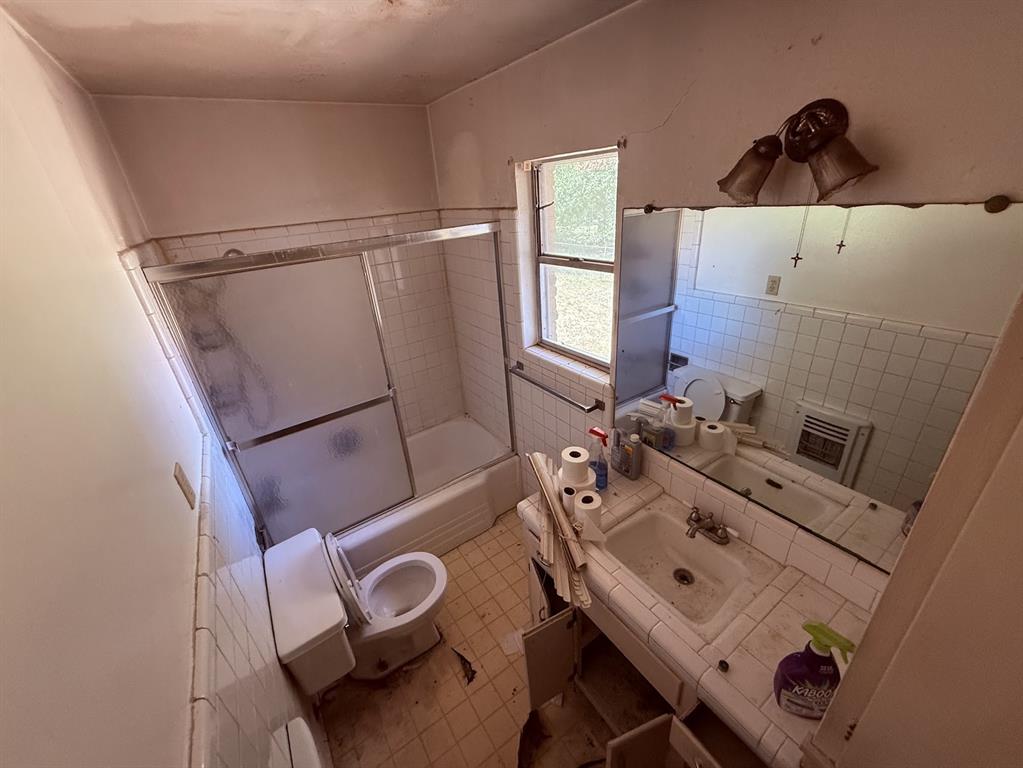 1812 W Birge Street Property Photo 9