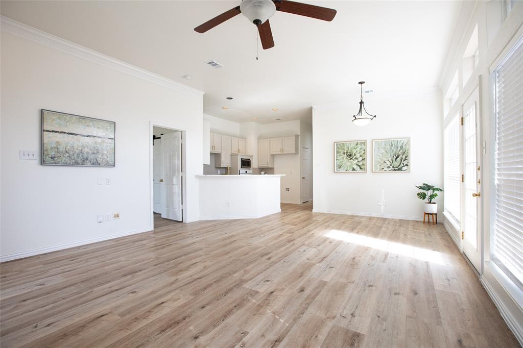 8714 Falls Road Property Photo 4