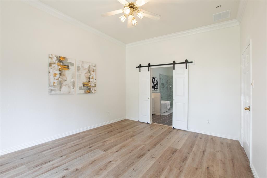 8714 Falls Road Property Photo 10