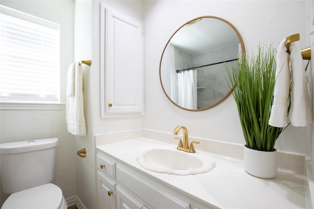 8714 Falls Road Property Photo 17