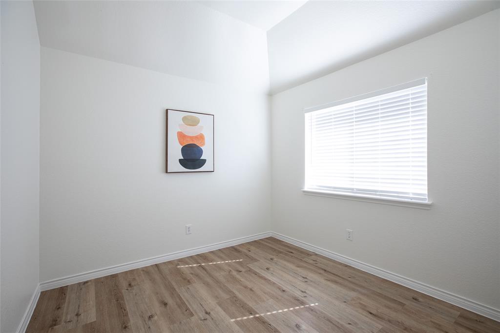 8714 Falls Road Property Photo 18