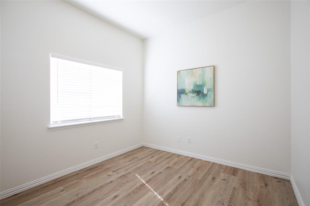 8714 Falls Road Property Photo 19