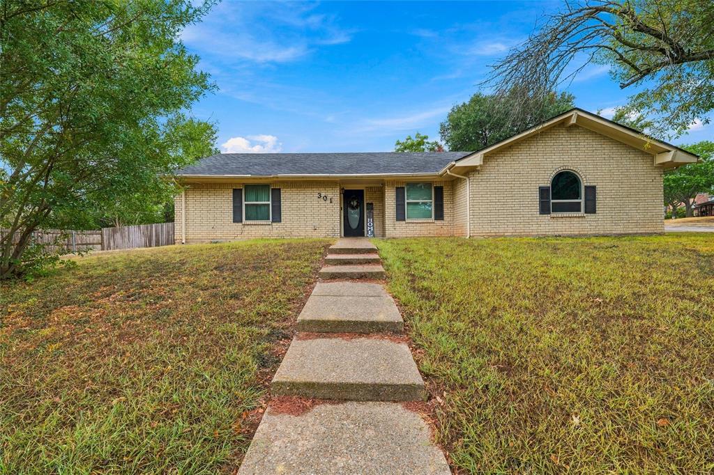 301 Brenda Drive Property Photo 1