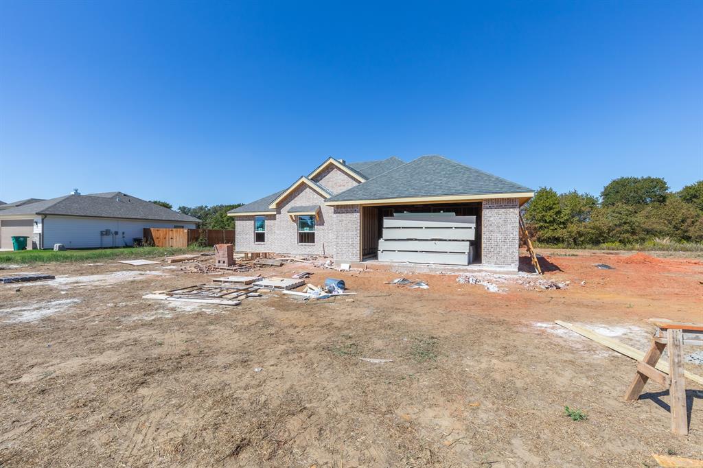 1002 Northbrook Court Property Photo 4