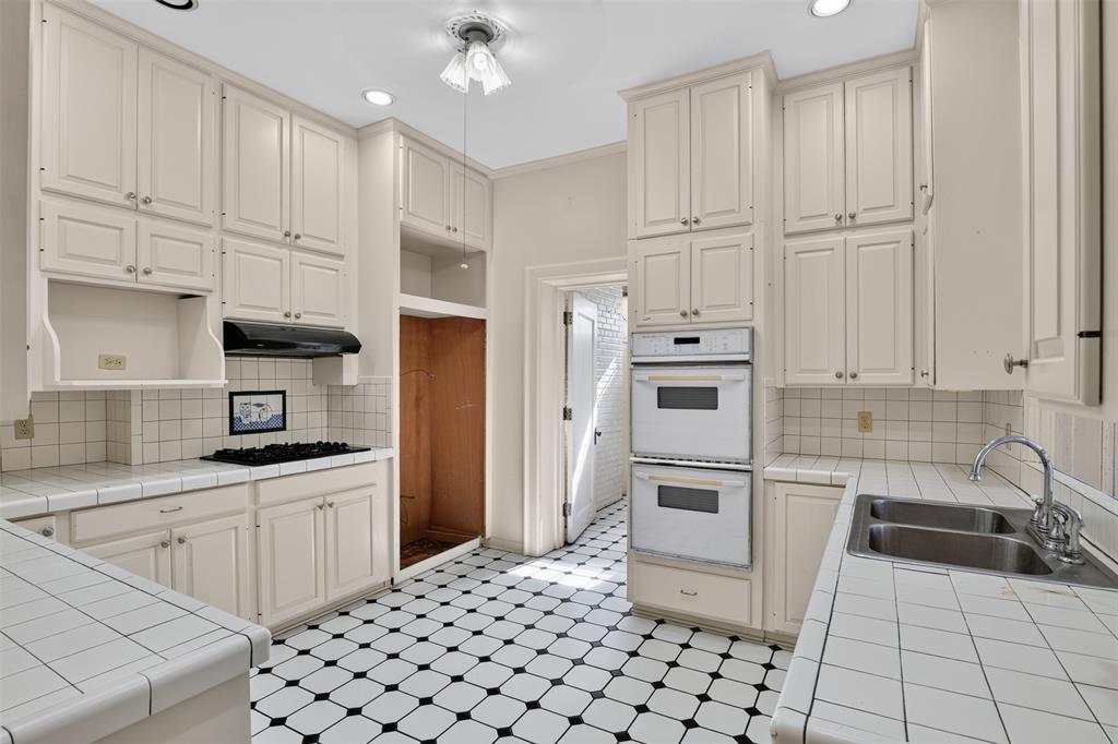 2611 Fairfield Avenue Property Photo 21