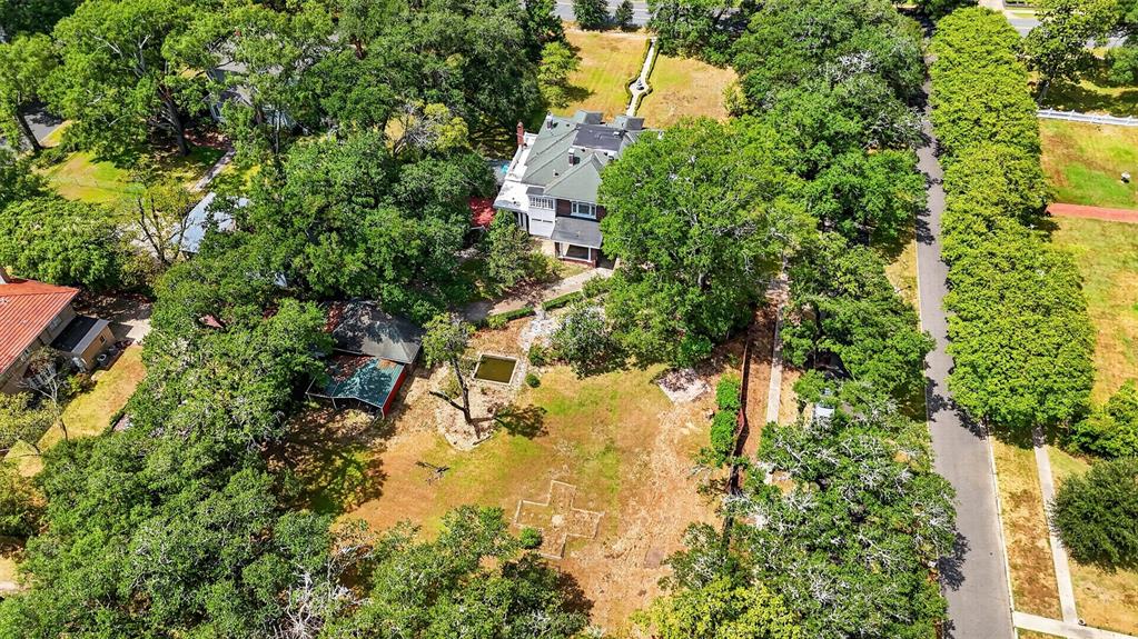 2611 Fairfield Avenue Property Photo 39