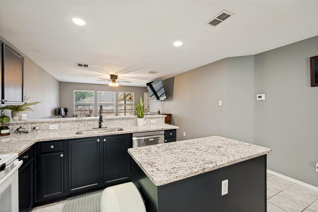 2224 Southway Property Photo 10