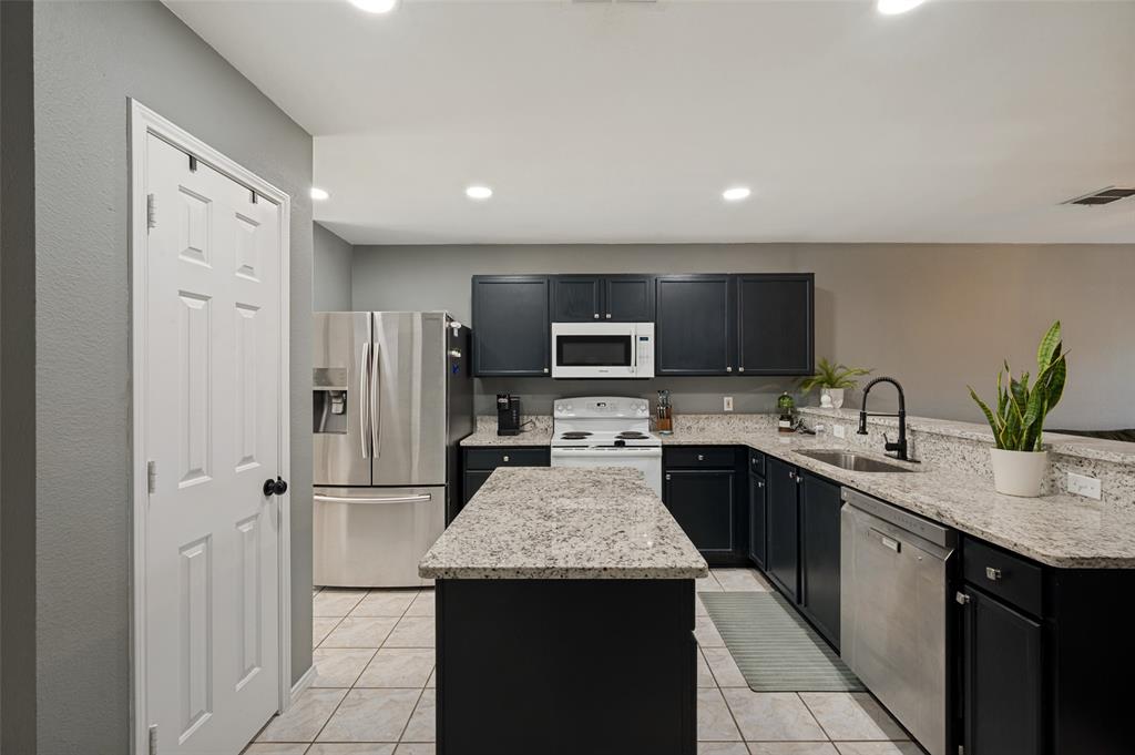 2224 Southway Property Photo 11