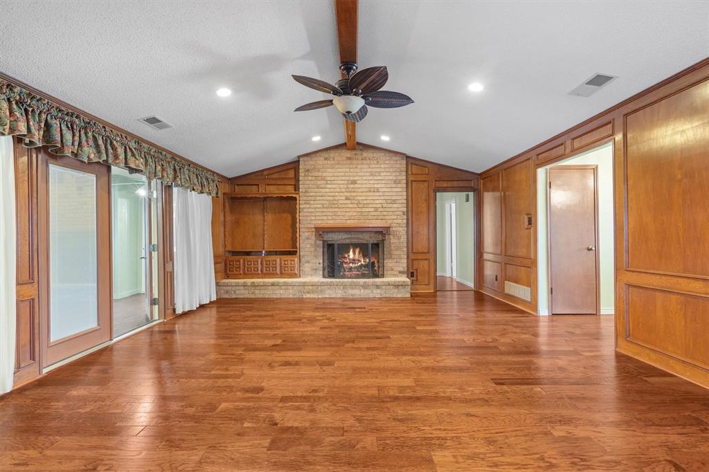 1305 Stonewood Drive Property Photo 8
