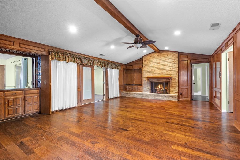 1305 Stonewood Drive Property Photo 9