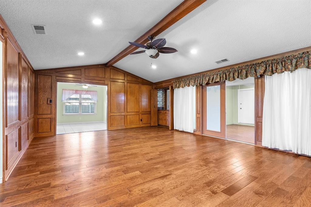 1305 Stonewood Drive Property Photo 11