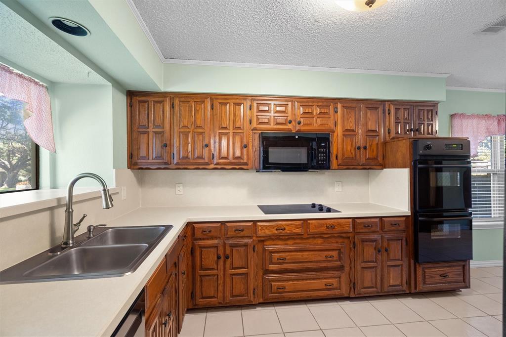 1305 Stonewood Drive Property Photo 17