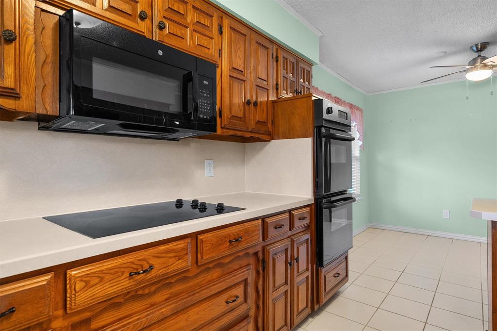 1305 Stonewood Drive Property Photo 18