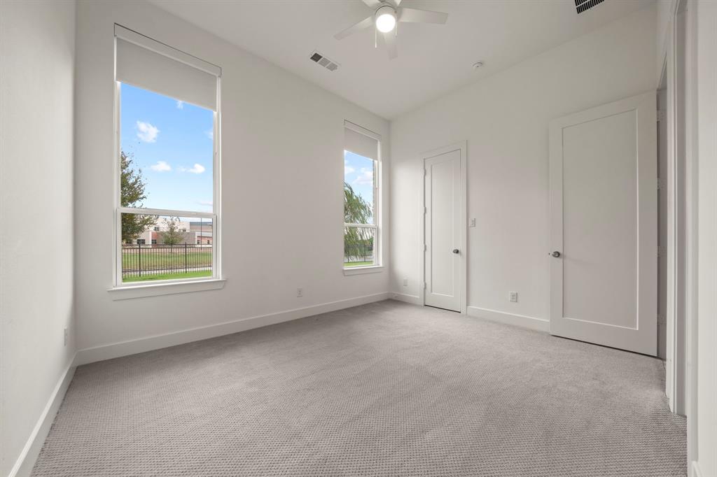 2628 Camden Court Property Photo 21