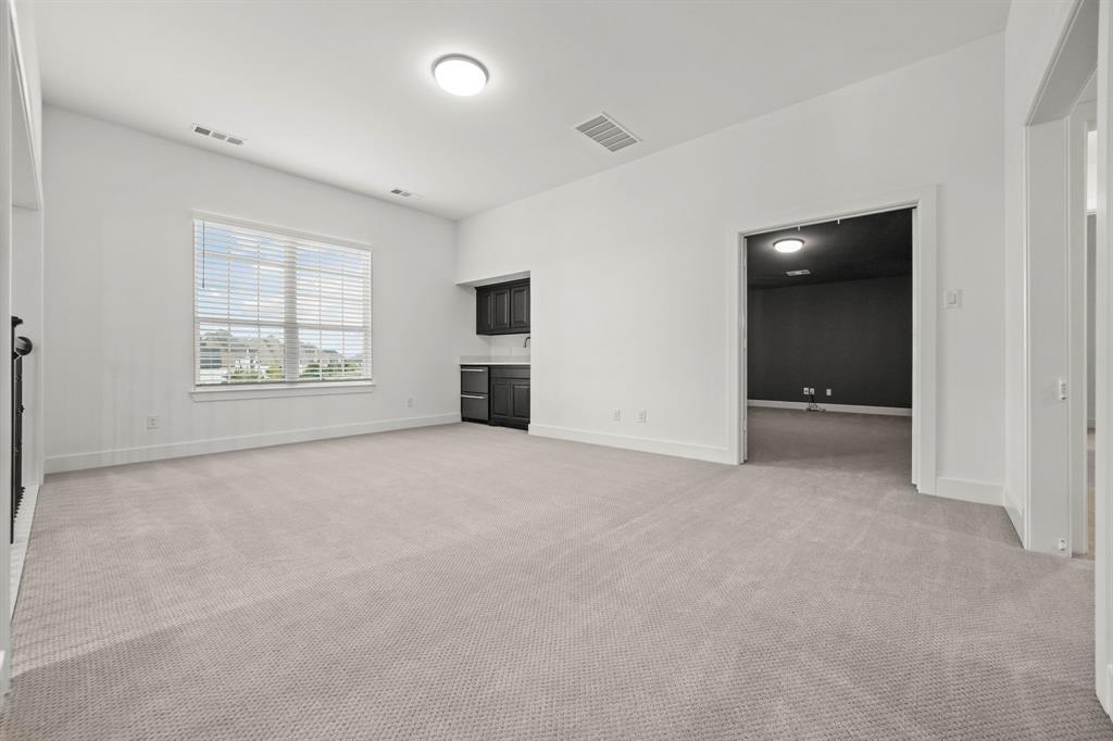 2628 Camden Court Property Photo 25