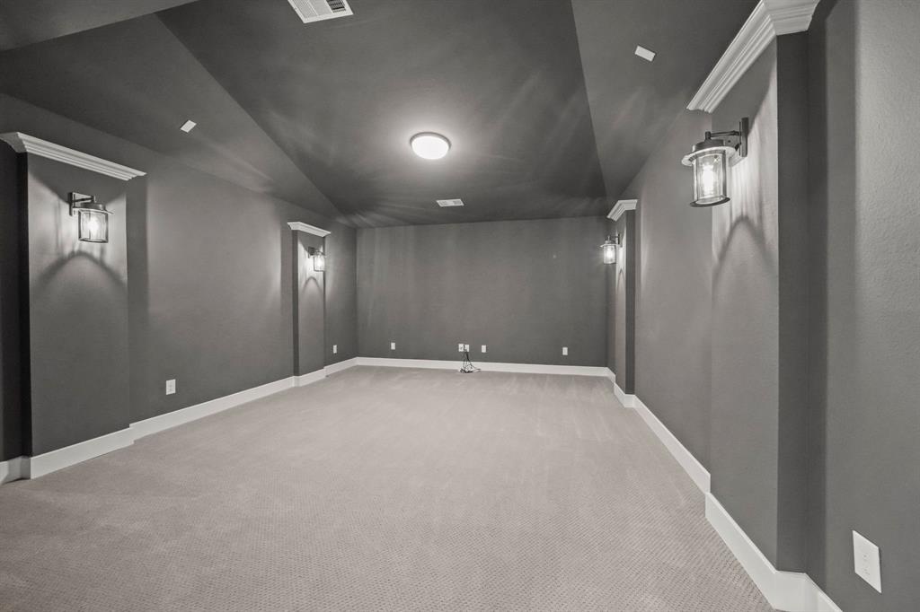 2628 Camden Court Property Photo 26