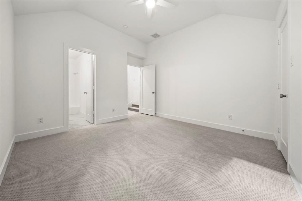 2628 Camden Court Property Photo 29