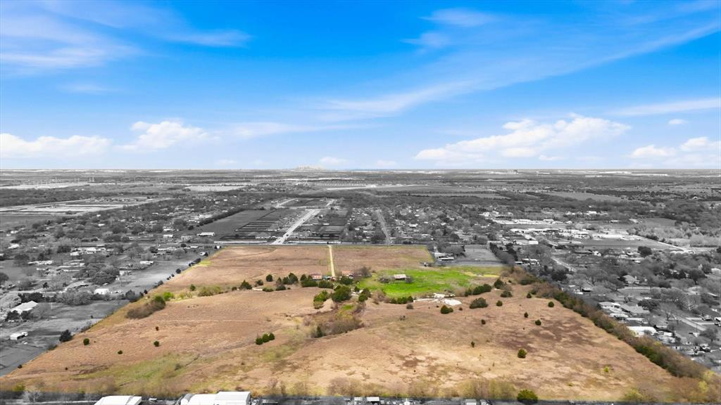 801 E Fm-664 Road Property Photo 4