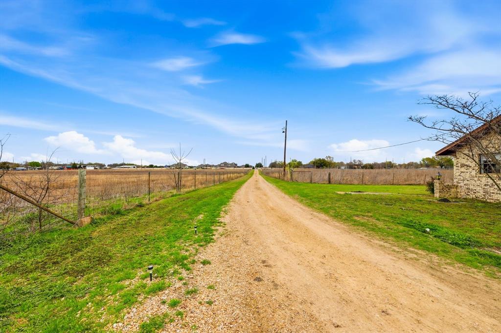 801 E Fm-664 Road Property Photo 18