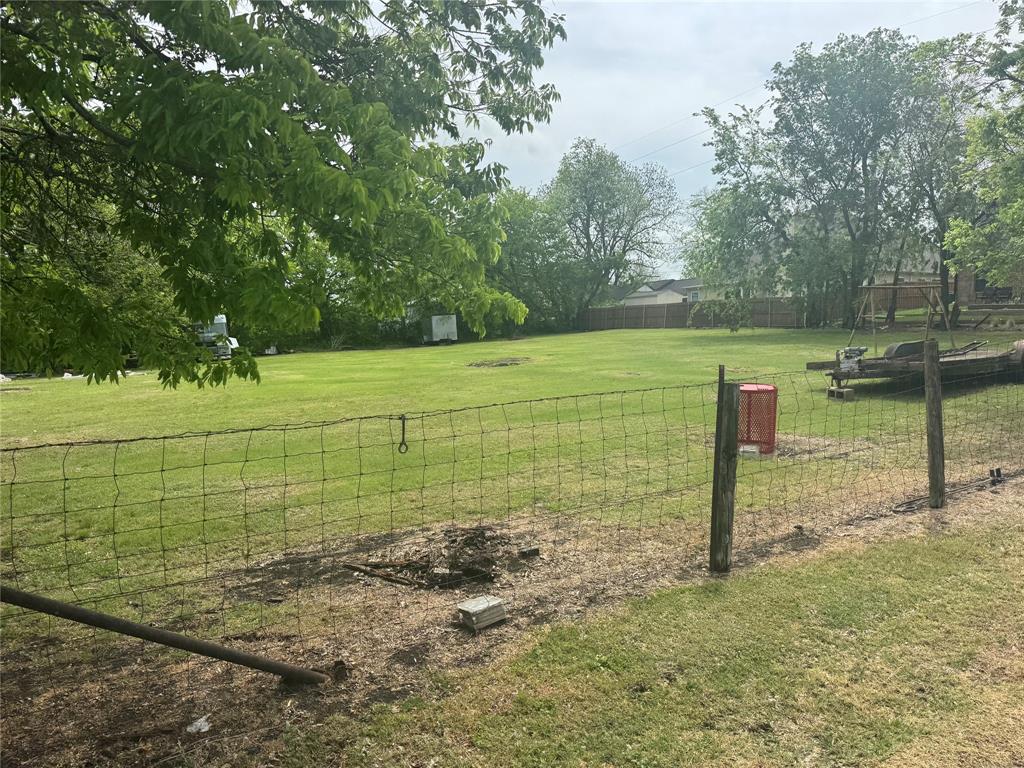 1016 Center Street Property Photo 5