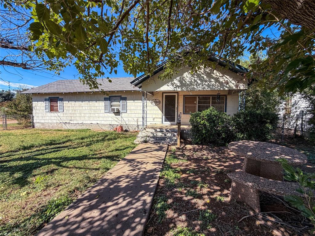1401 N Avenue K Property Photo 1