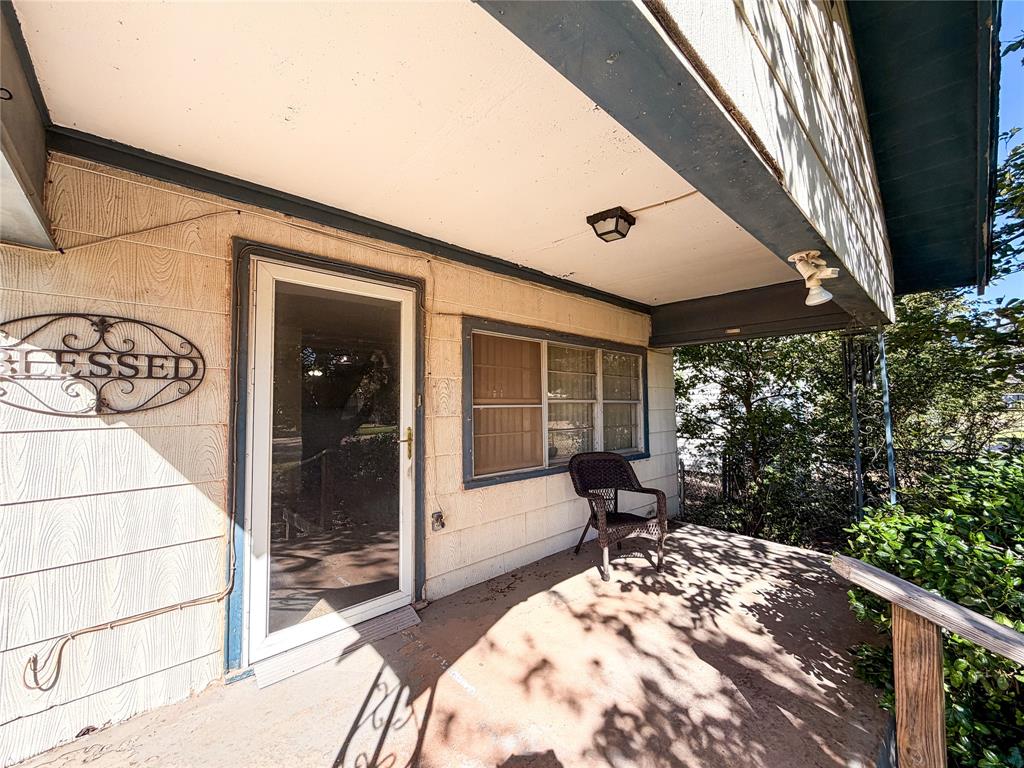 1401 N Avenue K Property Photo 2