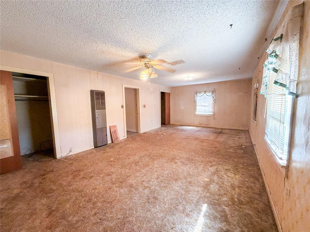 1401 N Avenue K Property Photo 13