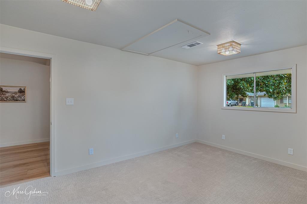 1819 Alison Avenue Property Photo 9