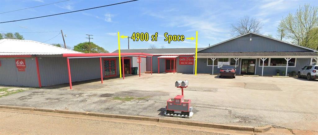 706 N Perry Street 1 Property Photo 2