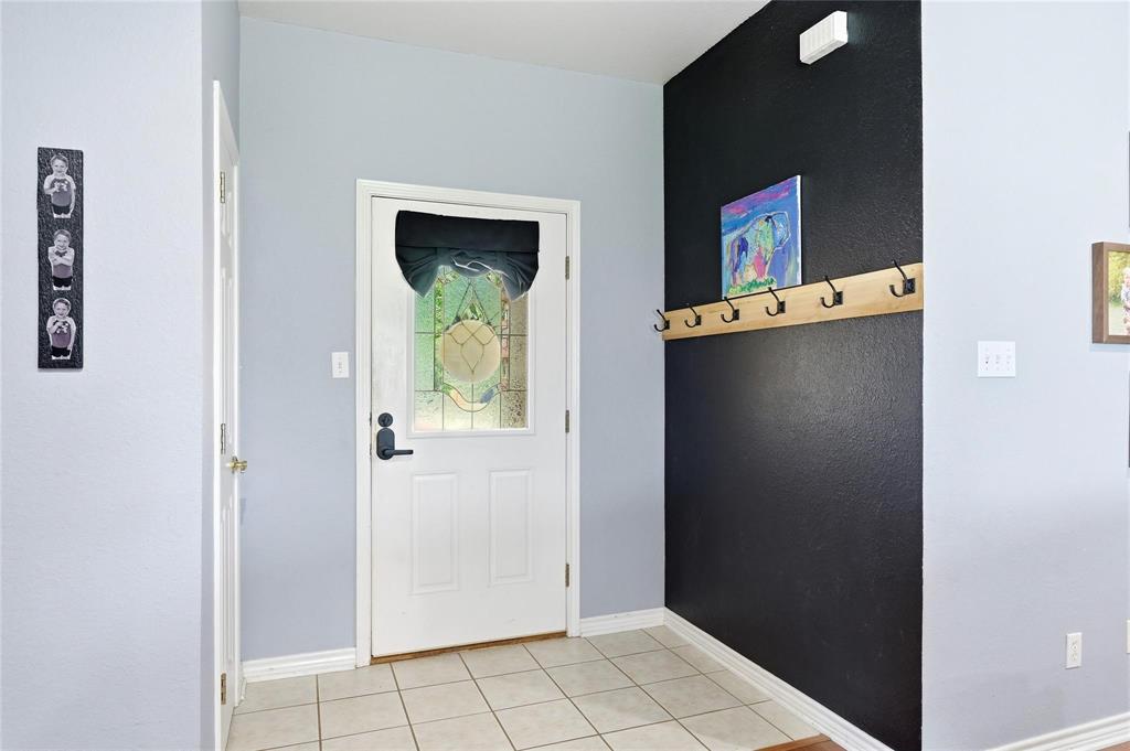 408 Sunshine Trail Property Photo 5