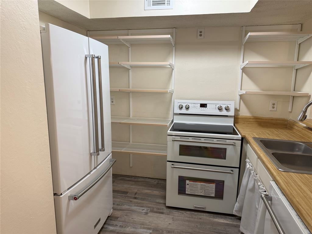 9807 Walnut Street 107 Property Photo 7