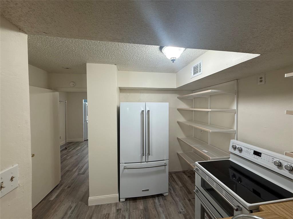 9807 Walnut Street 107 Property Photo 9