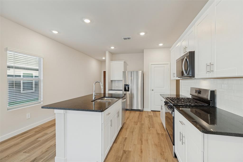 1006 Angel Street Property Photo 12