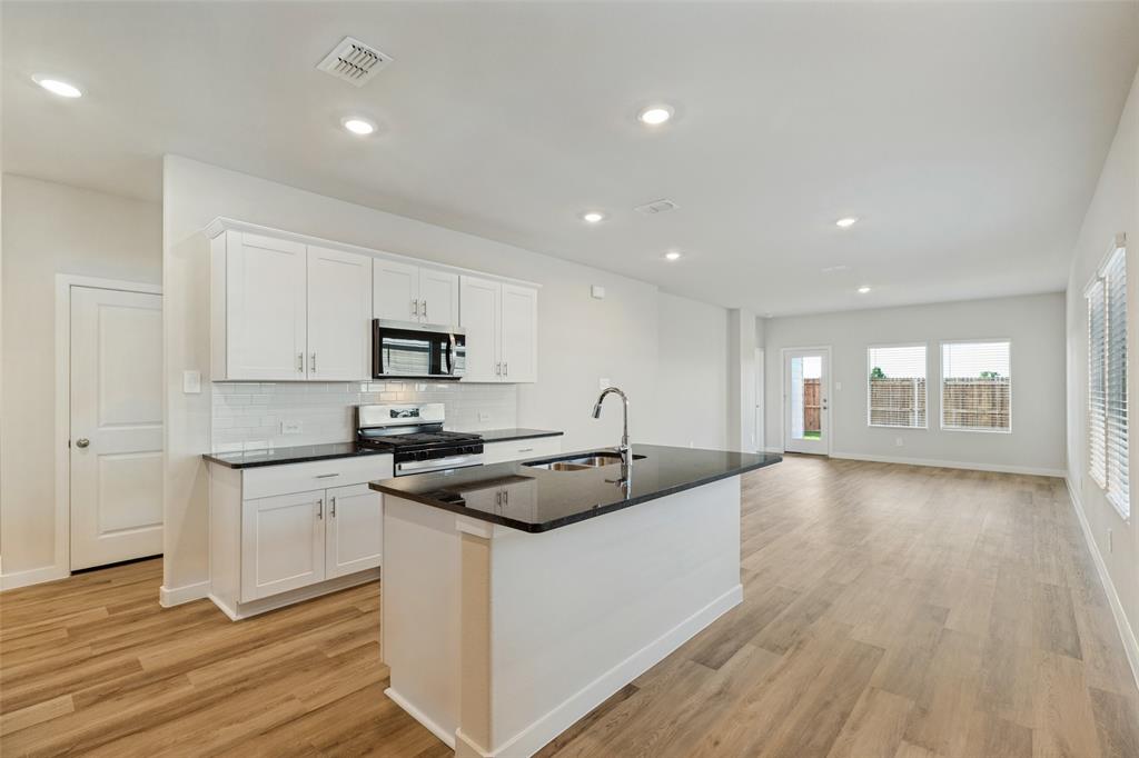 1006 Angel Street Property Photo 14