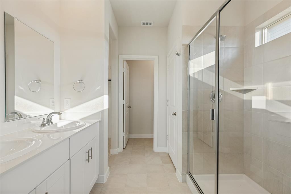 1006 Angel Street Property Photo 21