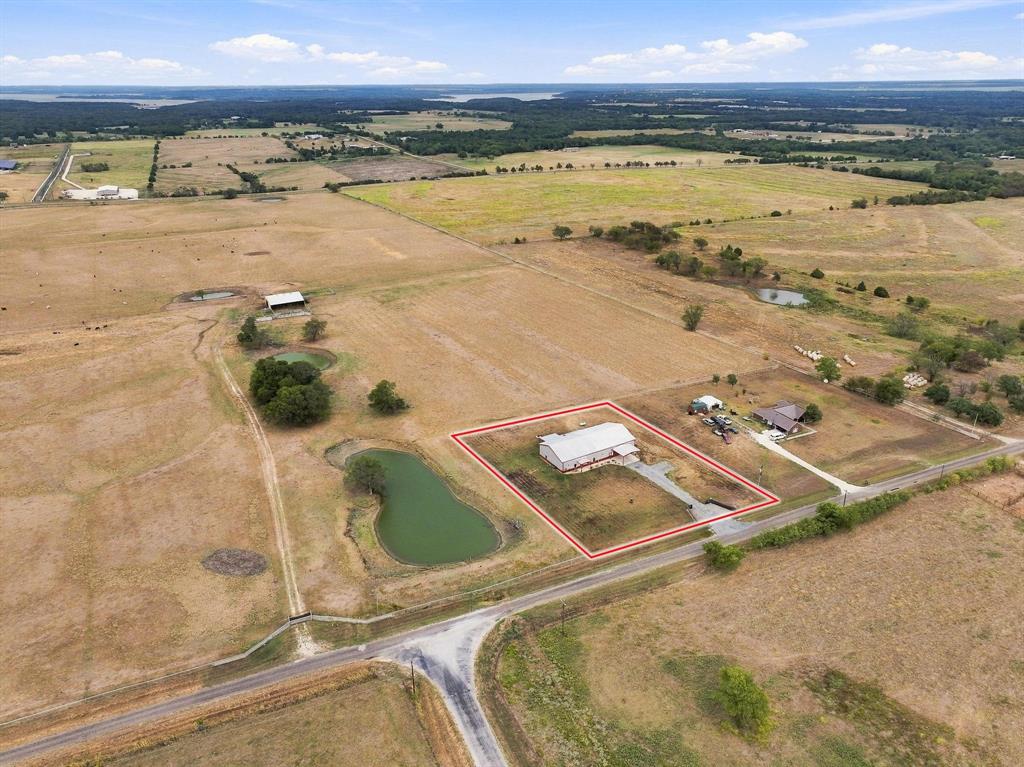 1126 Heritage Road Property Photo 2