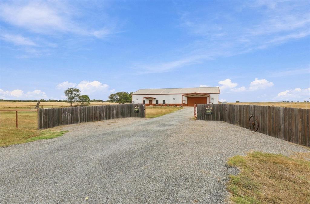 1126 Heritage Road Property Photo 4