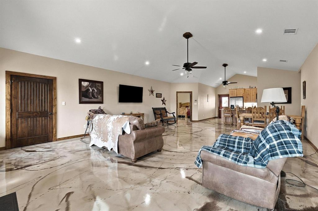 1126 Heritage Road Property Photo 7