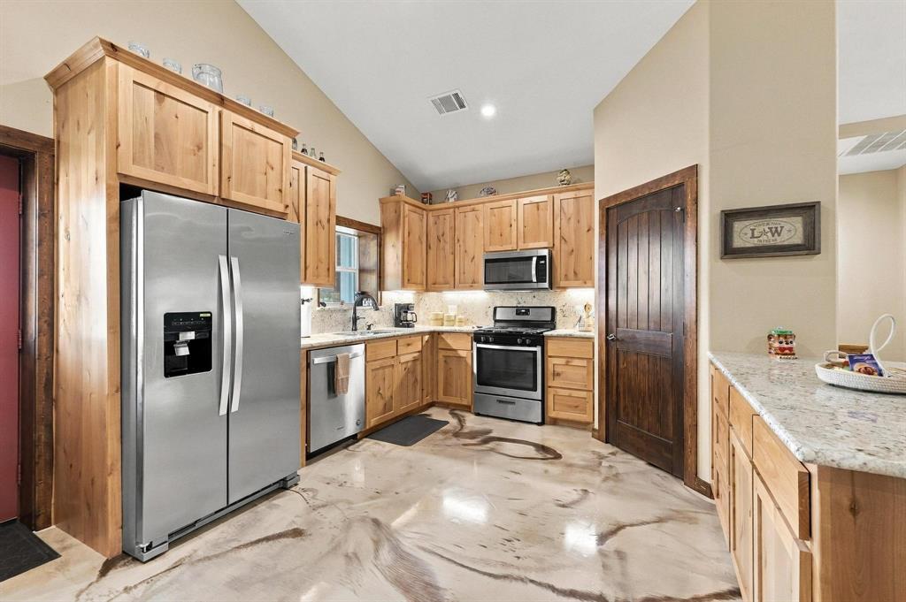 1126 Heritage Road Property Photo 12