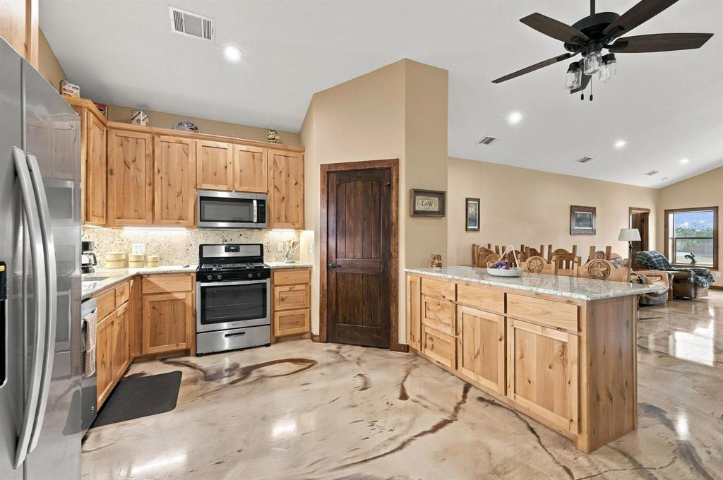 1126 Heritage Road Property Photo 13