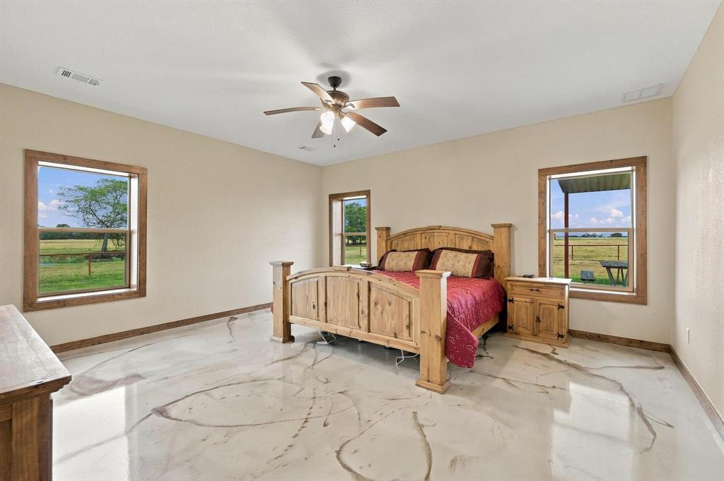 1126 Heritage Road Property Photo 14
