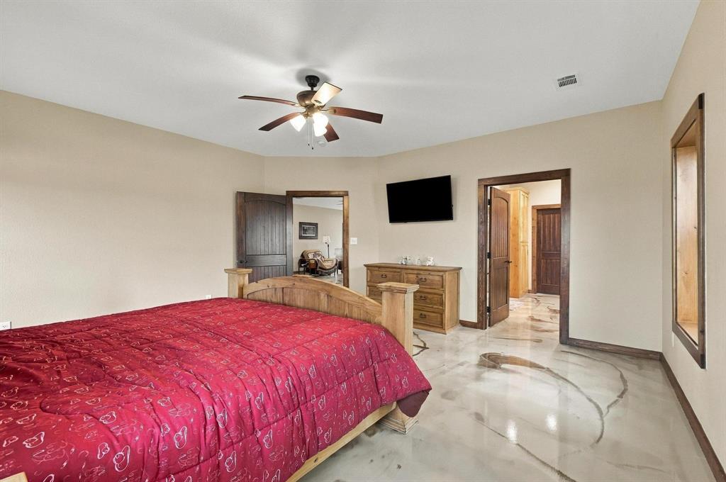 1126 Heritage Road Property Photo 15