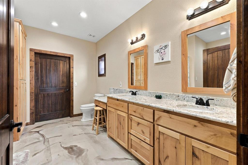 1126 Heritage Road Property Photo 16