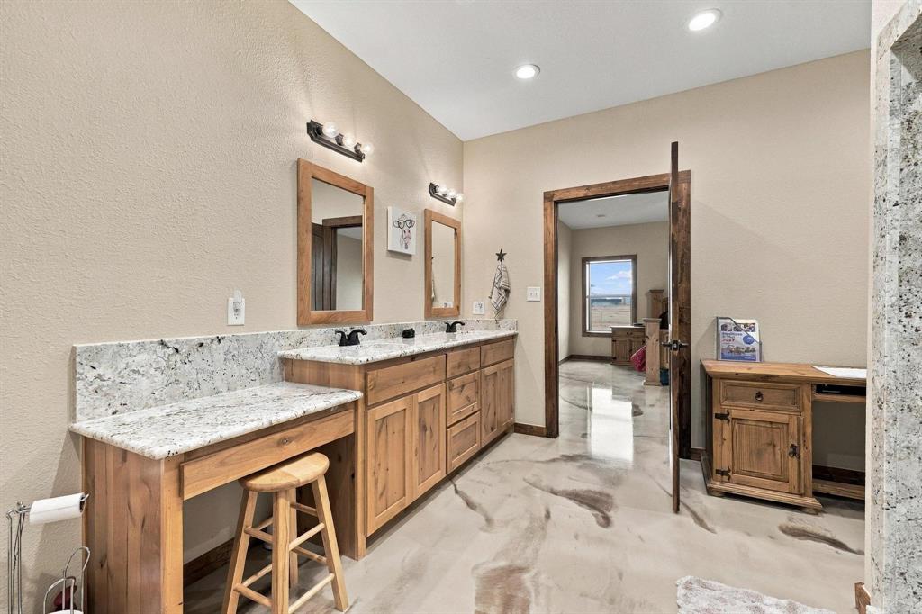 1126 Heritage Road Property Photo 19