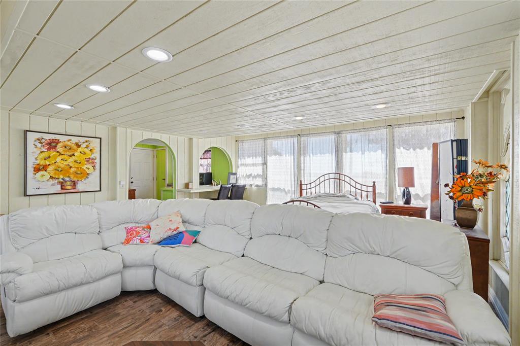 10771 Highway 6 Property Photo 26