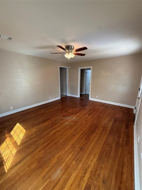 317 E 10th Street Property Photo 6