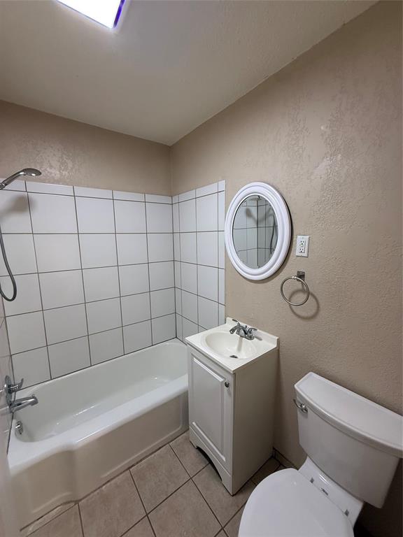 317 E 10th Street Property Photo 17