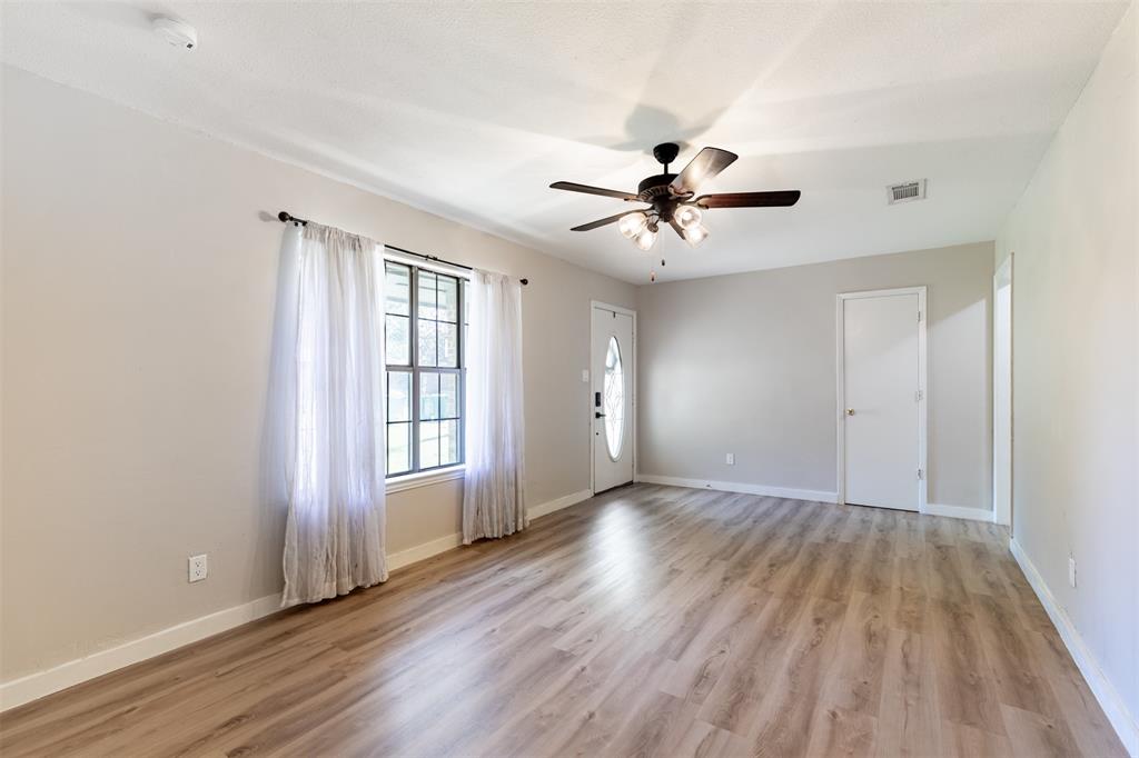 600 Mary Street Property Photo 4