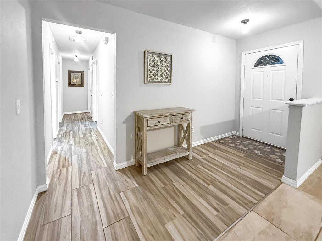 316 N Winding Oaks Drive Property Photo 4